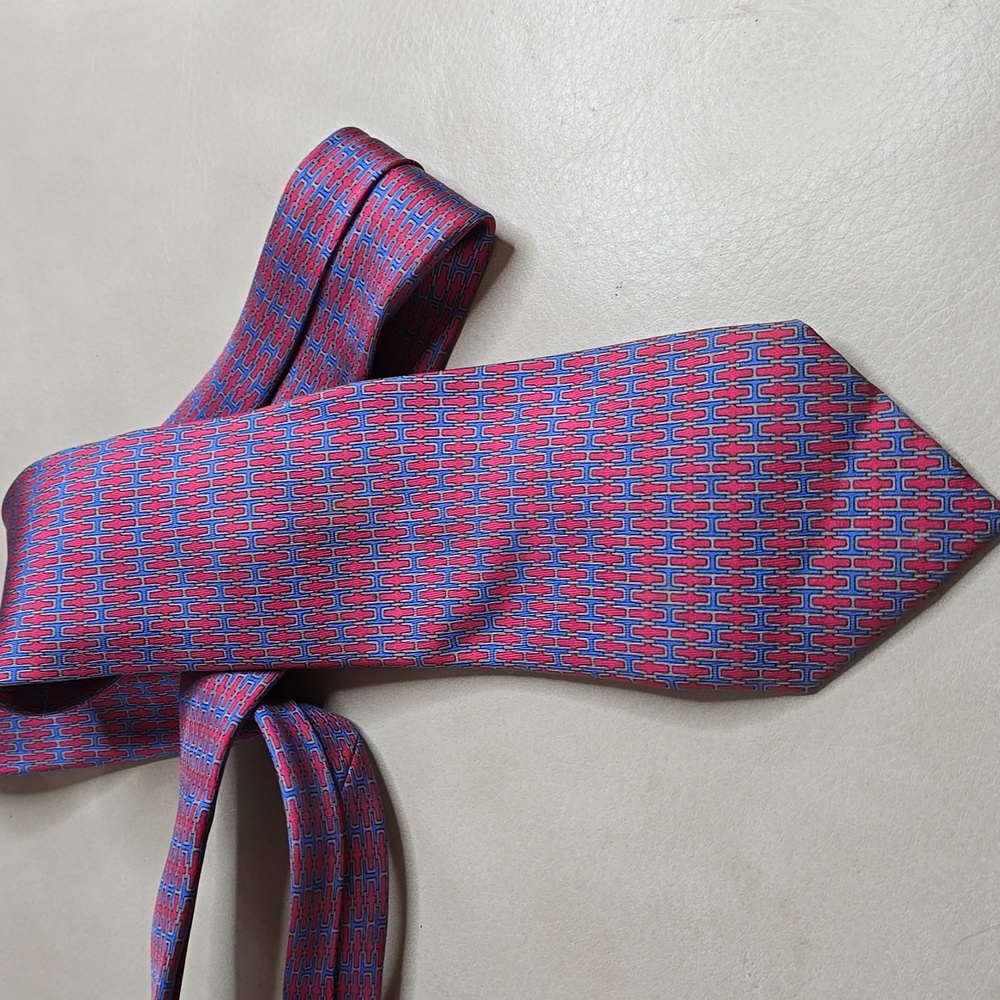 Premium Material: Hermes ties consist of 100 percent silk.
